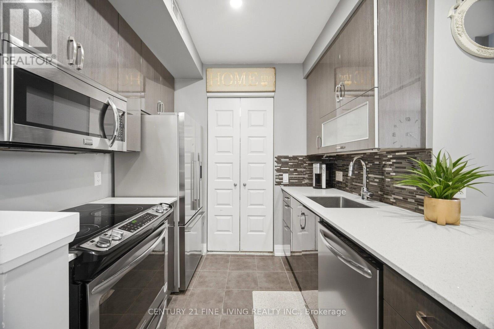 49 - 8167 Kipling Avenue, Vaughan, Ontario  L4L 2A3 - Photo 11 - N13218410