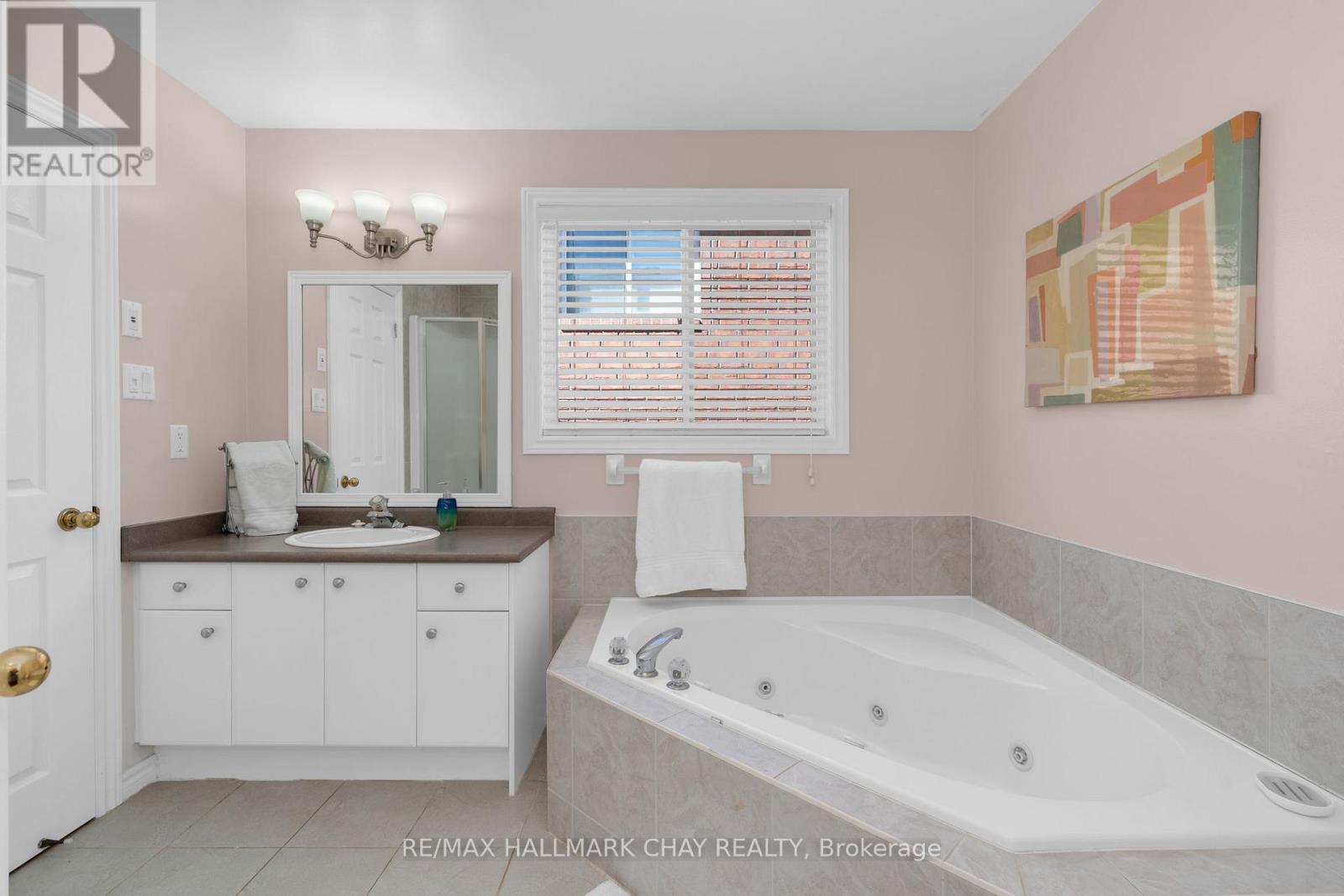 63 Masters Drive, Barrie, Ontario  L4M 6W9 - Photo 15 - S13218394
