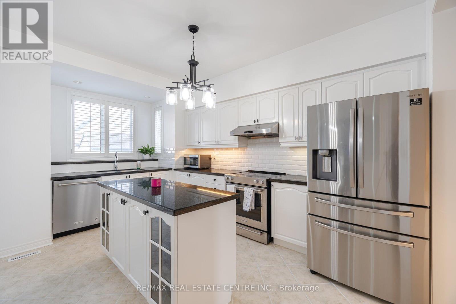 7 Prince Edward Boulevard, Brampton, Ontario  L6P 2E1 - Photo 10 - W13218372