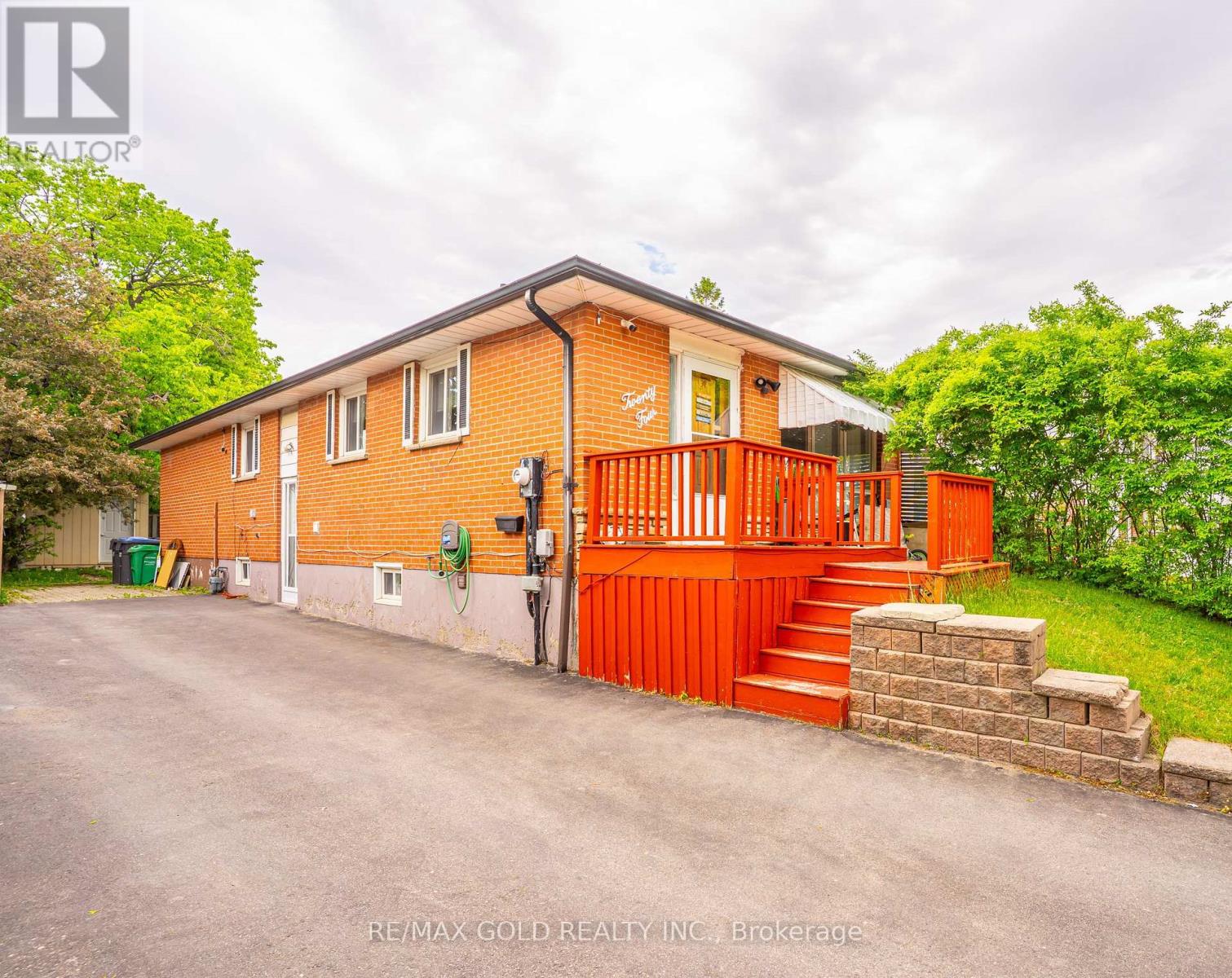 24 Bingham Road, Brampton, Ontario L6V 2K1 - Photo 1 - W13218414