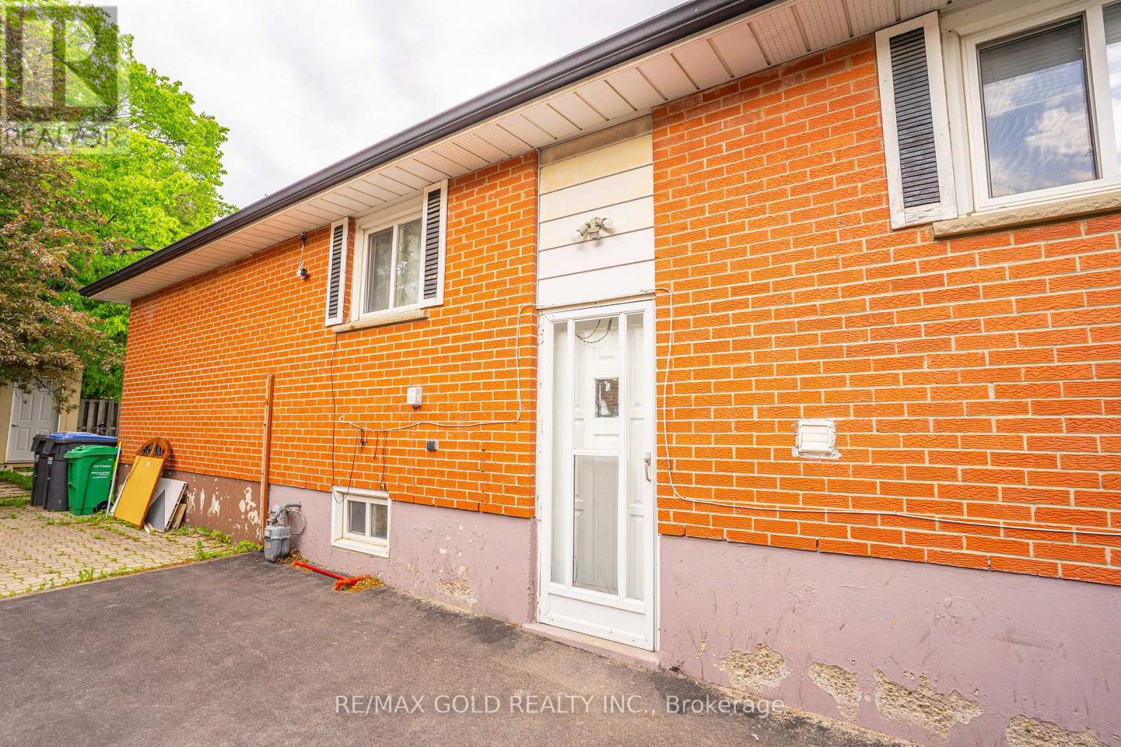 24 Bingham Road, Brampton, Ontario L6V 2K1 - Photo 2 - W13218414