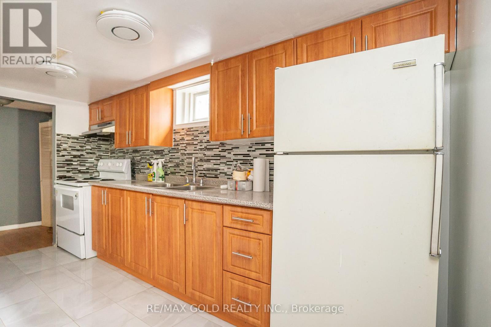 24 Bingham Road, Brampton, Ontario L6V 2K1 - Photo 9 - W13218414