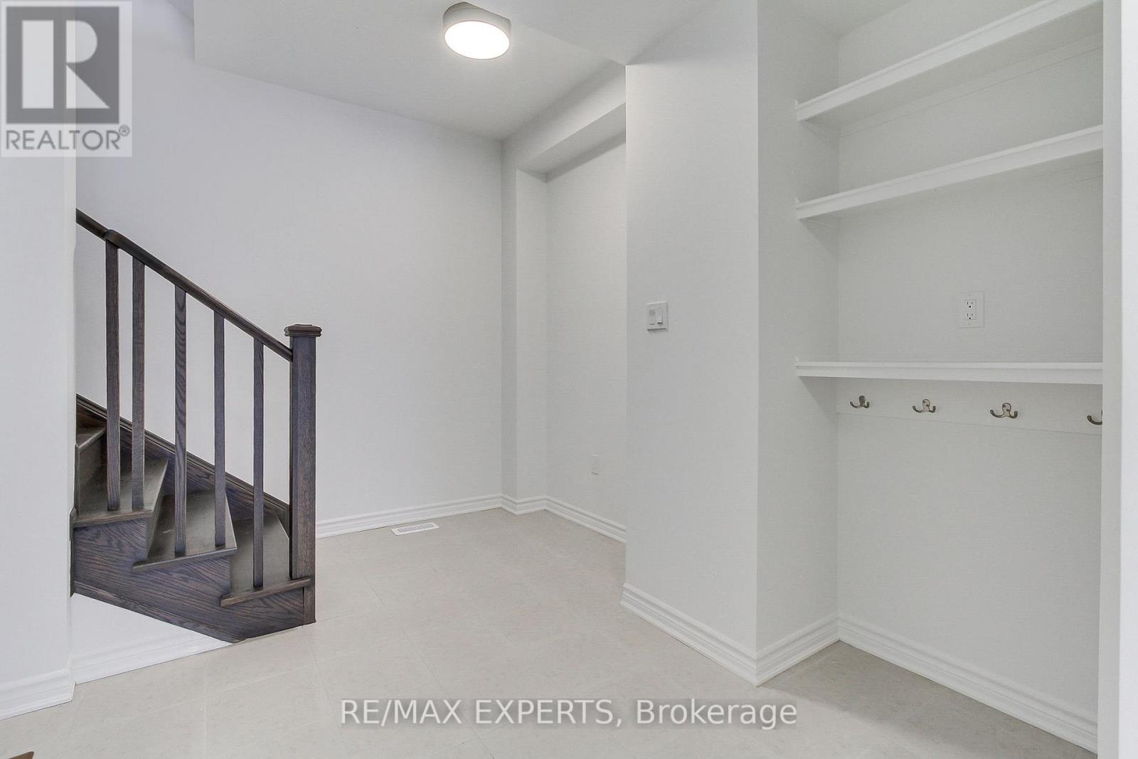 1237 Poppy Gardens, Oakville, Ontario  L6H 7Y4 - Photo 4 - W13218420