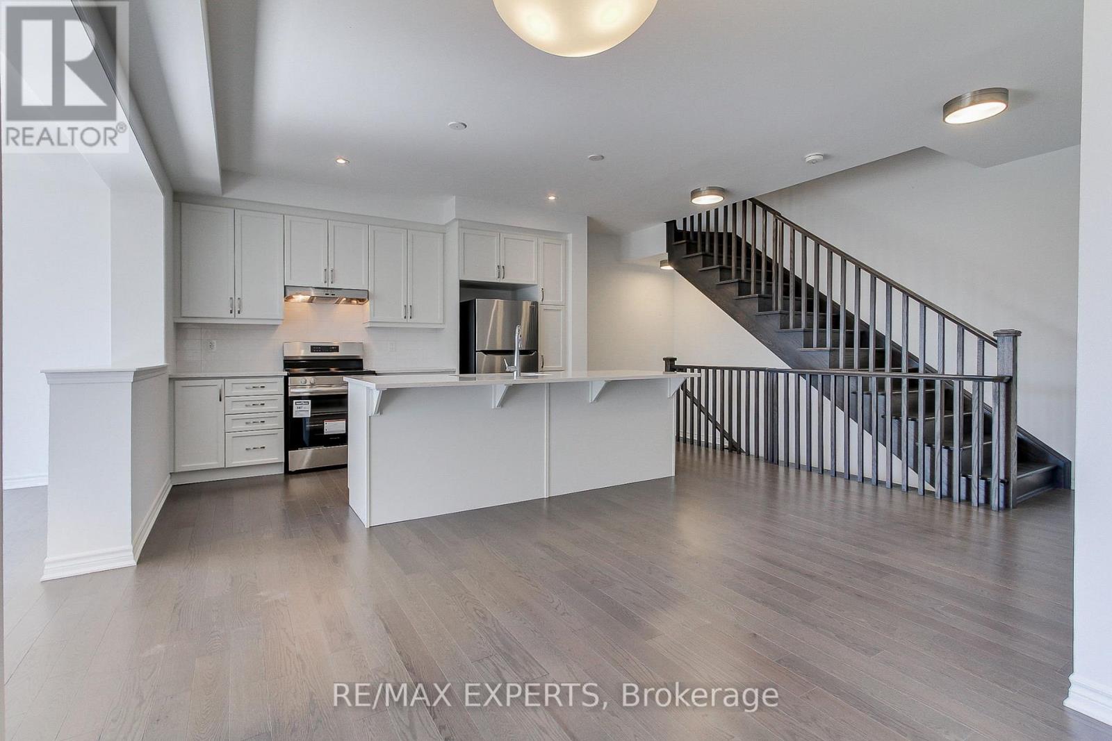 1237 Poppy Gardens, Oakville, Ontario  L6H 7Y4 - Photo 5 - W13218420