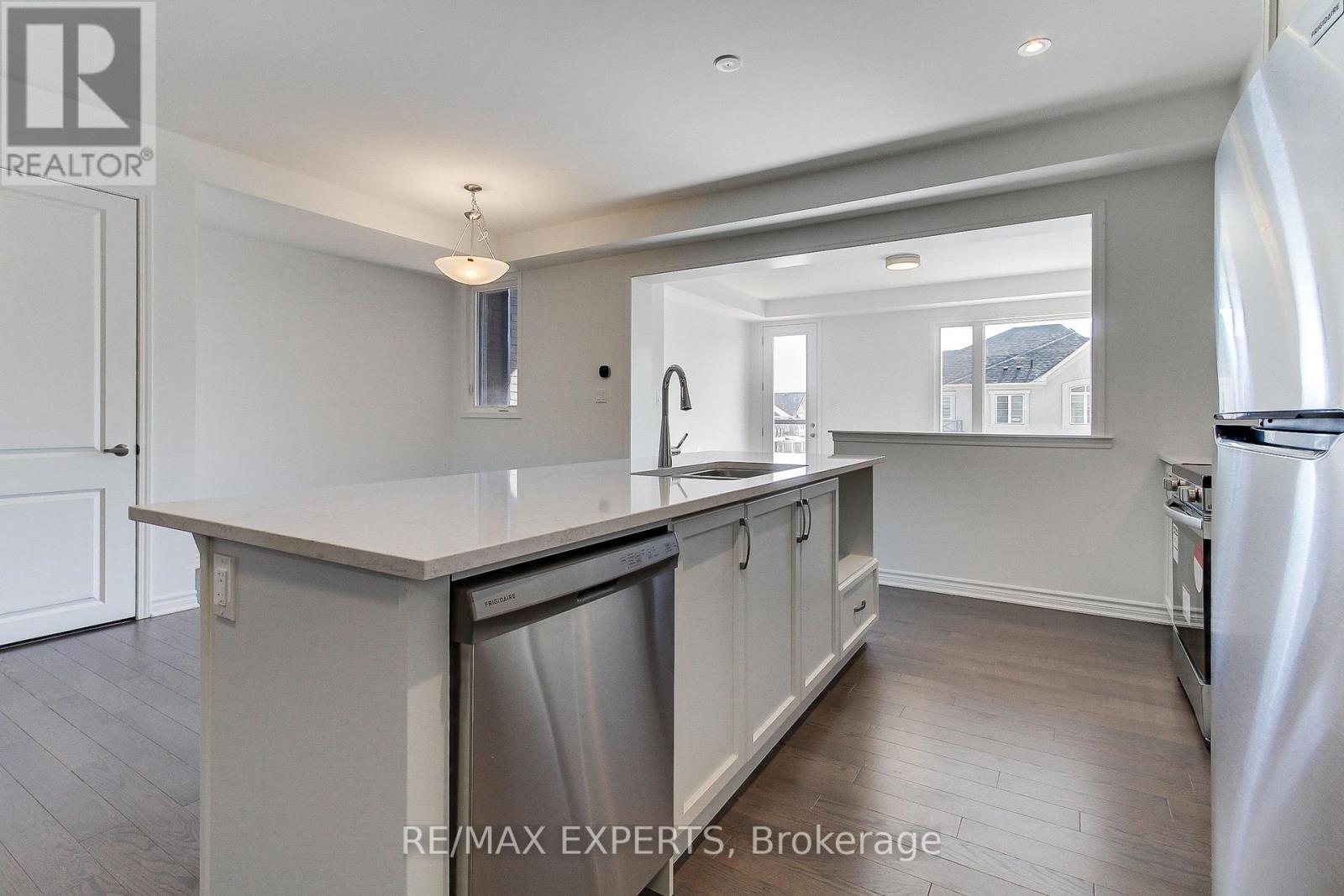 1237 Poppy Gardens, Oakville, Ontario  L6H 7Y4 - Photo 8 - W13218420