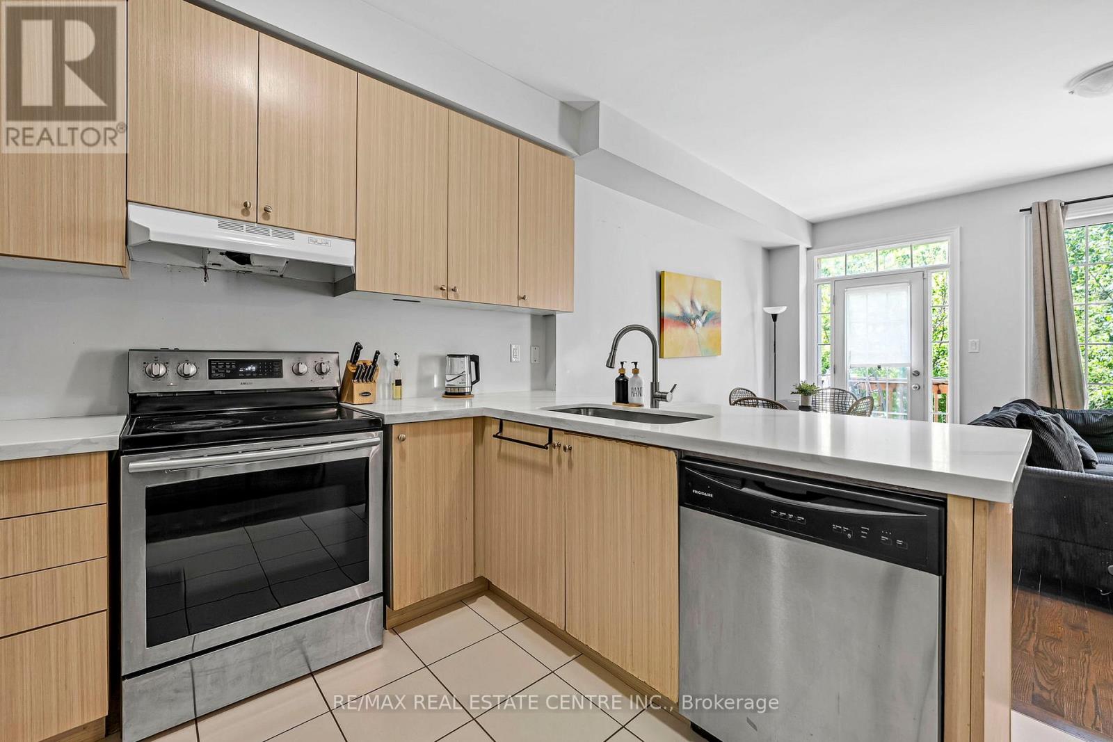 72 Lady Evelyn Crescent, Brampton, Ontario  L6Y 6C6 - Photo 12 - W13218430