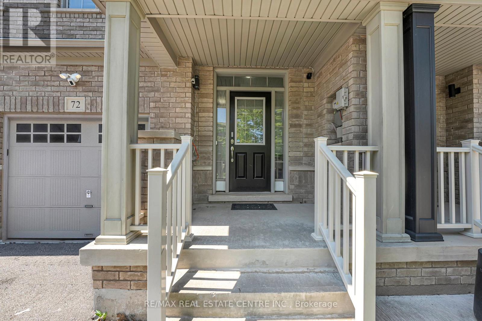 72 Lady Evelyn Crescent, Brampton, Ontario  L6Y 6C6 - Photo 2 - W13218430