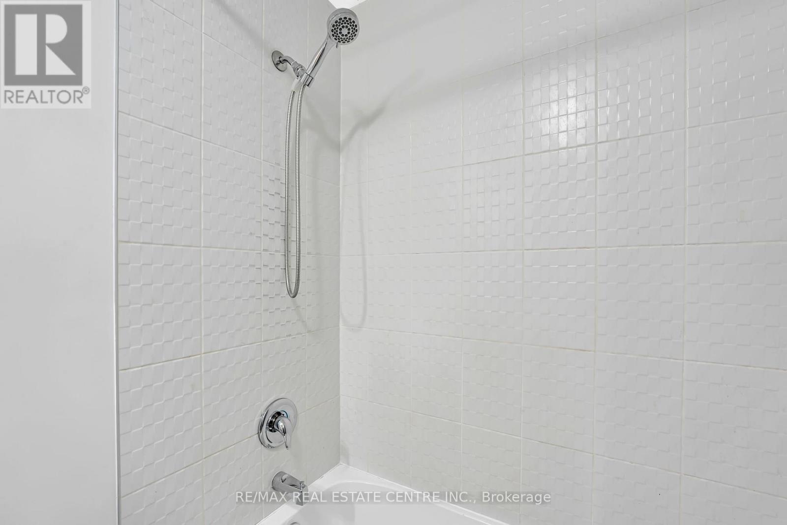 72 Lady Evelyn Crescent, Brampton, Ontario  L6Y 6C6 - Photo 21 - W13218430