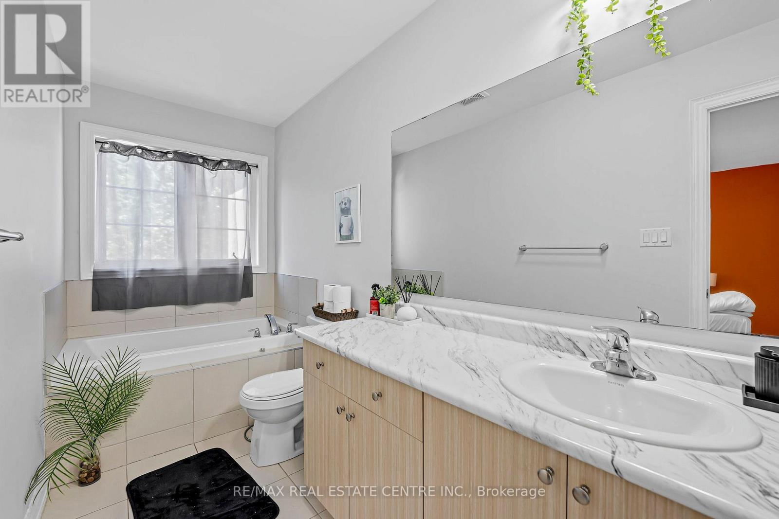 72 Lady Evelyn Crescent, Brampton, Ontario  L6Y 6C6 - Photo 25 - W13218430