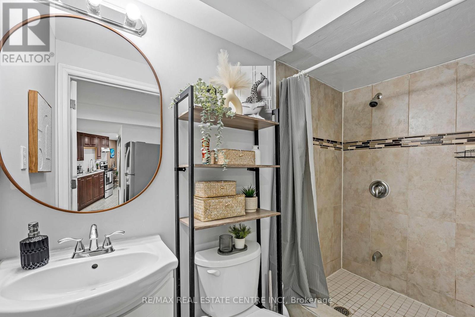 72 Lady Evelyn Crescent, Brampton, Ontario  L6Y 6C6 - Photo 36 - W13218430
