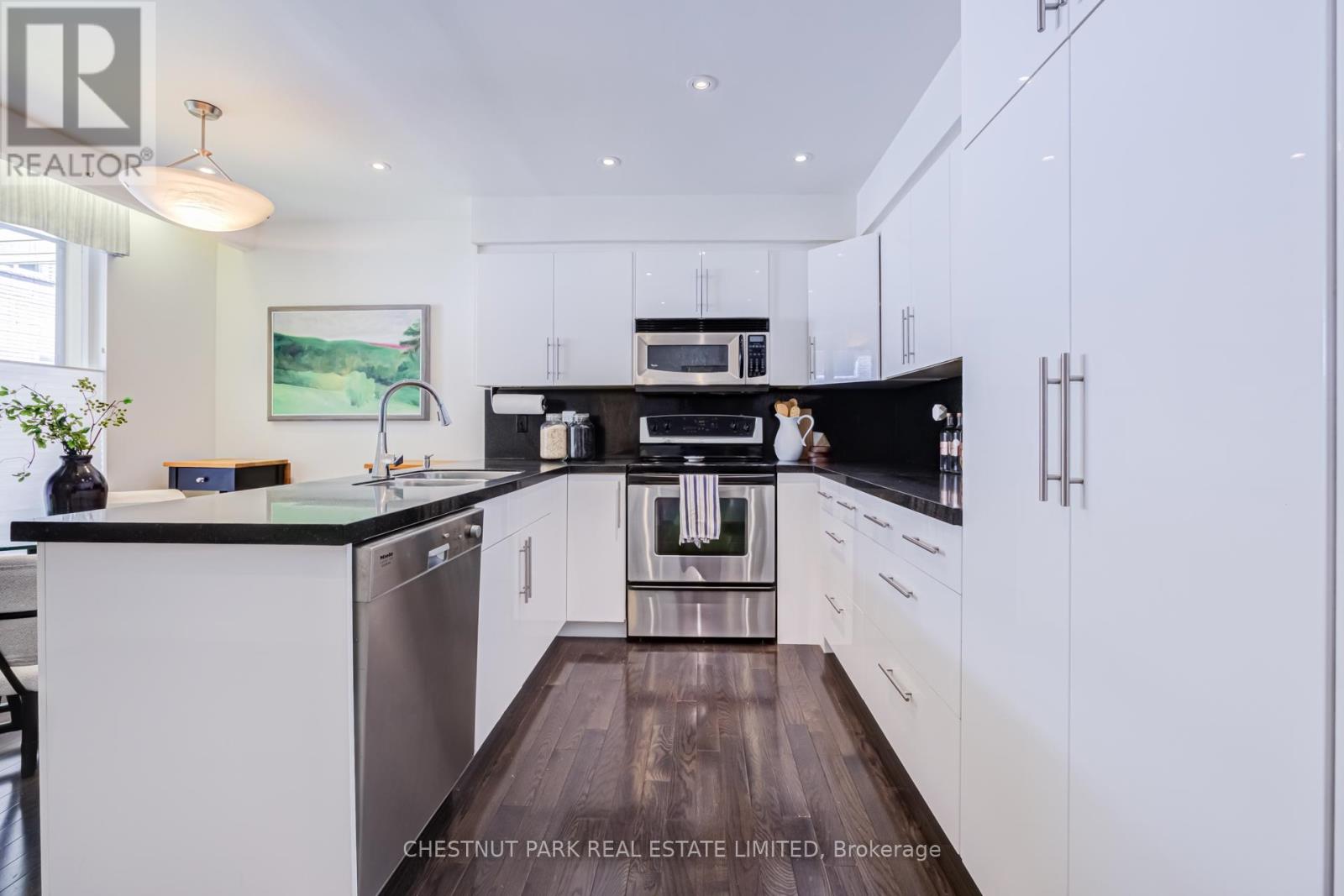 26 Hearthstone Crescent, Toronto, Ontario  M2R 1G3 - Photo 14 - C13213732