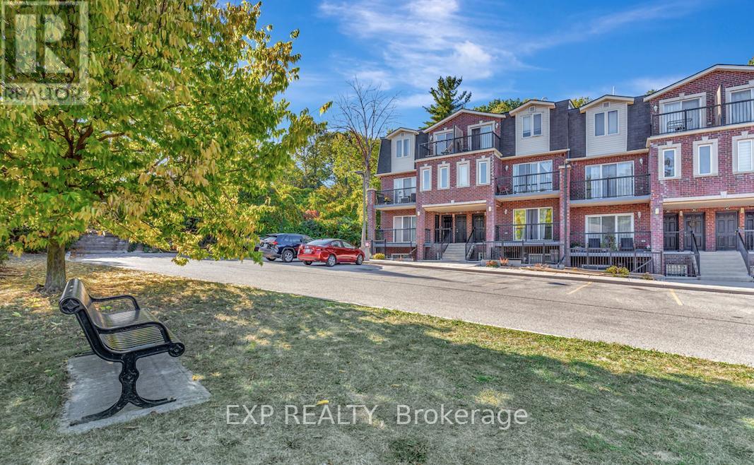 45 Cedar Hill Crescent, Kitchener, Ontario N2E 0A2 - Photo 1 - X13218412