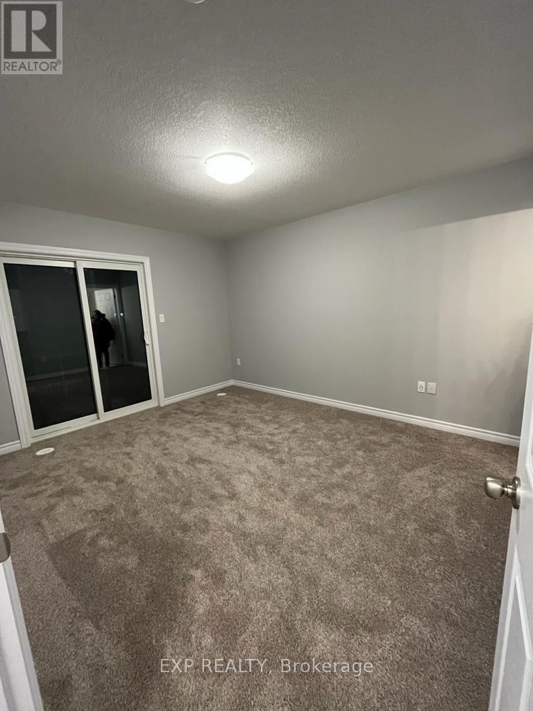 118 Oat Lane, Kitchener, Ontario N2R 0S8 - Photo 3 - X13218418