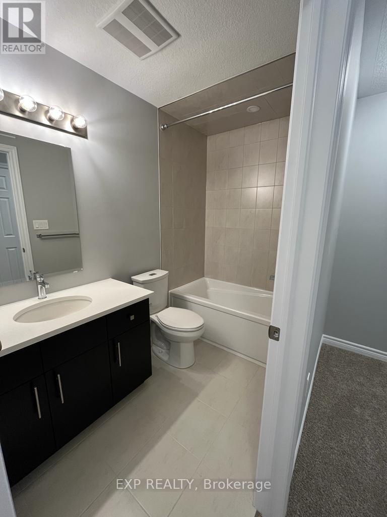 118 Oat Lane, Kitchener, Ontario N2R 0S8 - Photo 6 - X13218418
