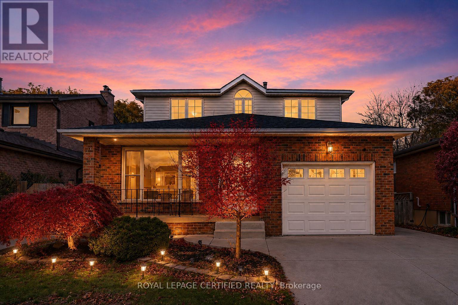 35 Trenholme Crescent, Hamilton, Ontario  L8W 2L4 - Photo 2 - X13214884