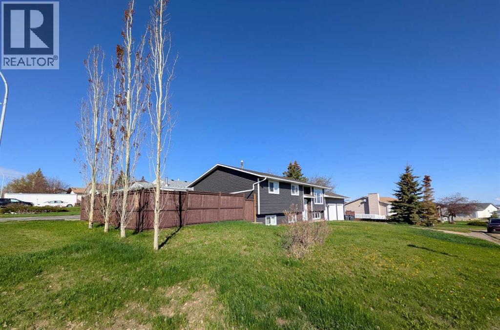 26 Sunset Drive, Spirit River, Alberta  T0H 3G0 - Photo 2 - A2312456