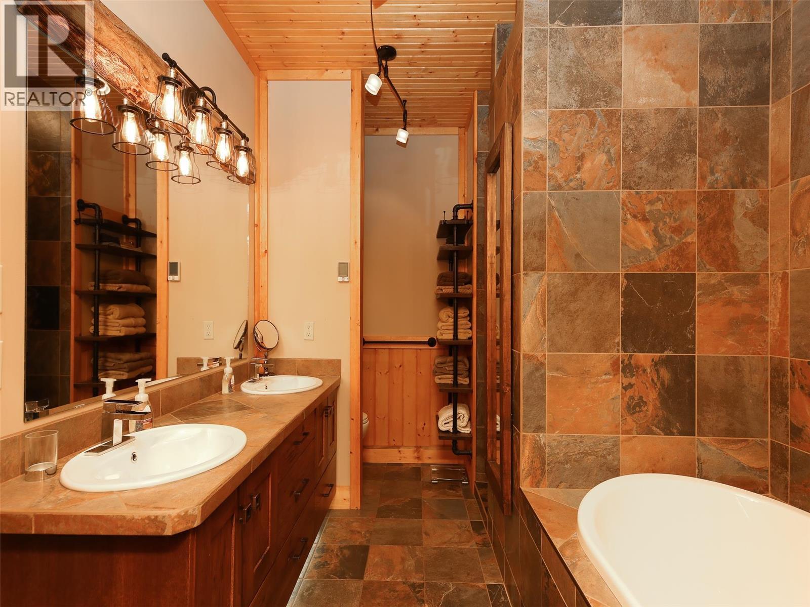 3032 Ourtoland Road, West Kelowna, British Columbia  V1Z 2H8 - Photo 24 - 10389455
