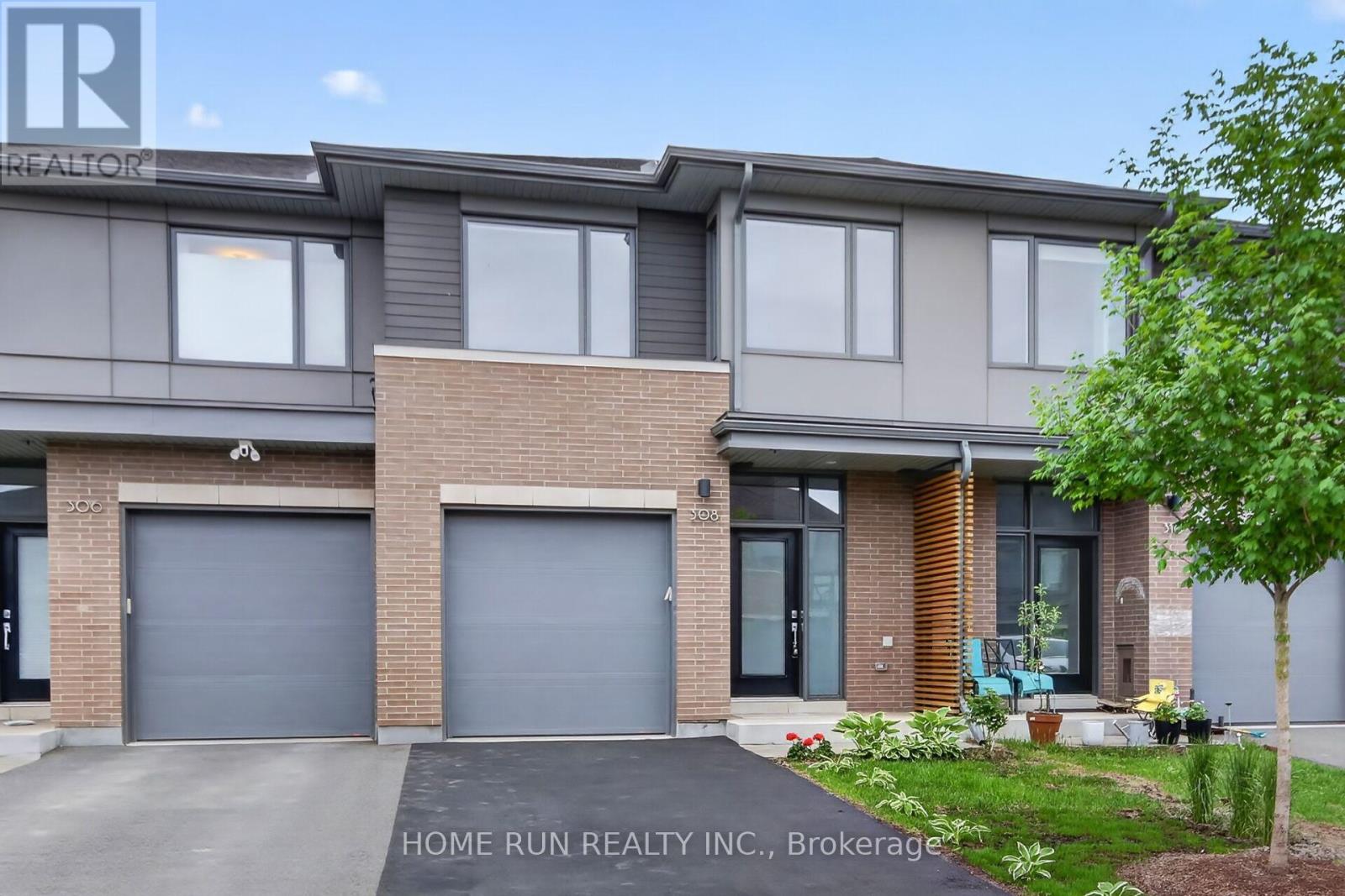 308 Wigwas Street, Ottawa, Ontario  K1K 5A1 - Photo 2 - X13218456