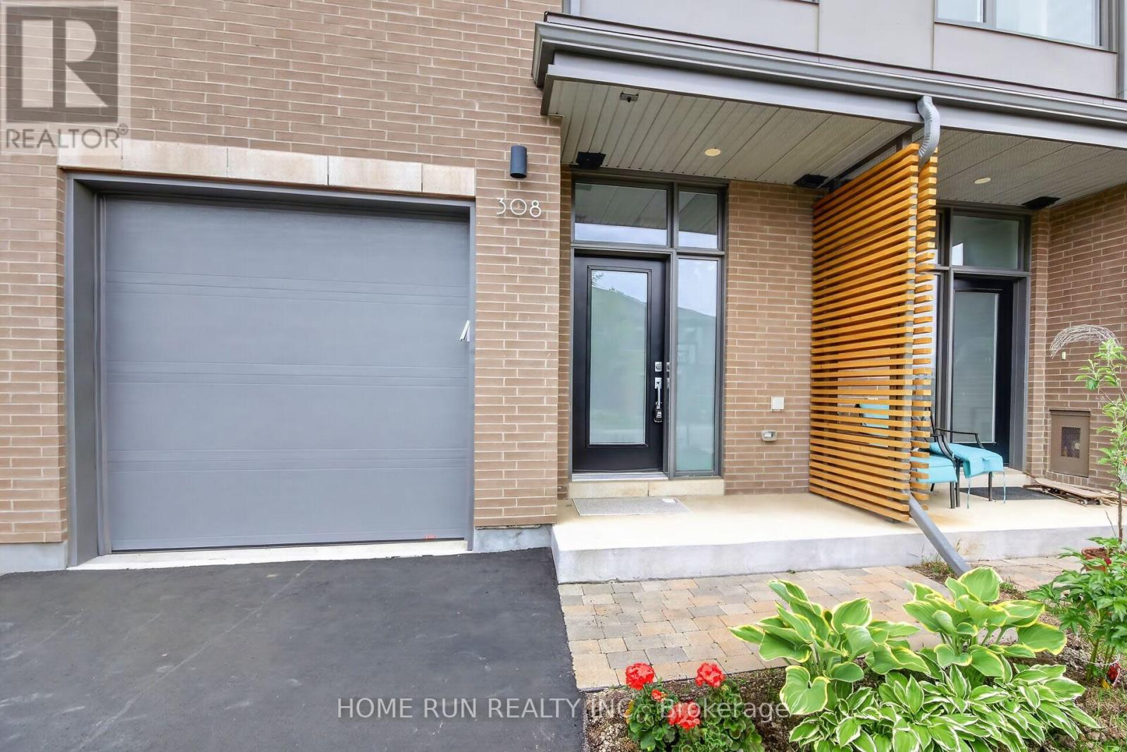 308 Wigwas Street, Ottawa, Ontario  K1K 5A1 - Photo 3 - X13218456