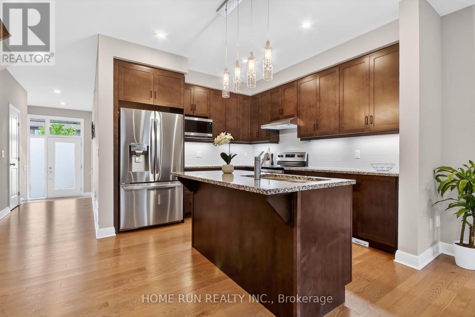 308 Wigwas Street, Ottawa, Ontario  K1K 5A1 - Photo 9 - X13218456