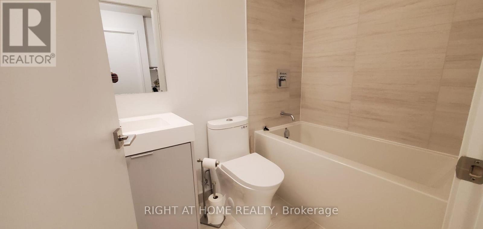 1124 - 498 Caldari Road, Vaughan, Ontario  L4K 0R6 - Photo 11 - N13218454