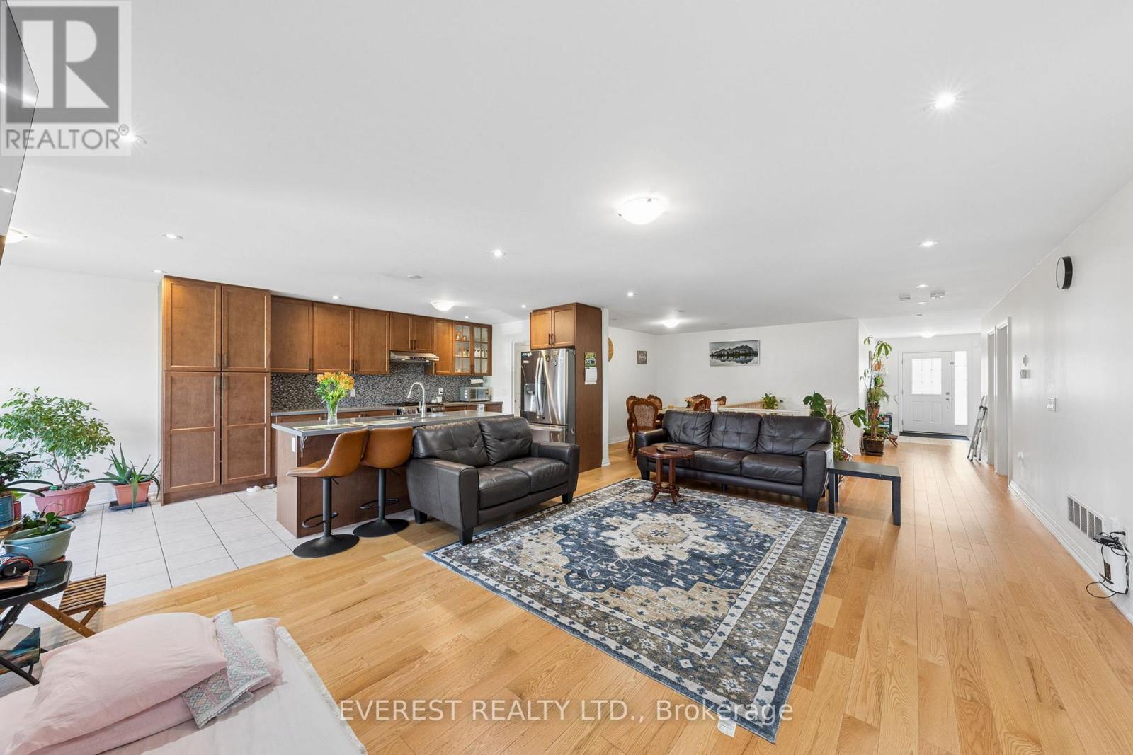 14 Hewson Street, Penetanguishene, Ontario  L9M 0V7 - Photo 11 - S13218436