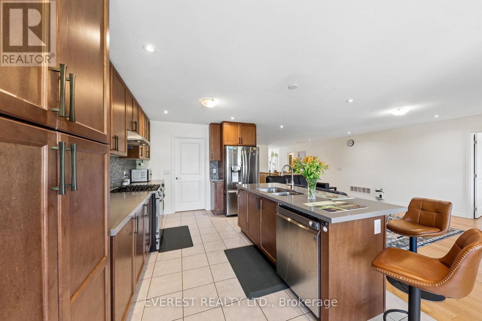 14 Hewson Street, Penetanguishene, Ontario  L9M 0V7 - Photo 18 - S13218436