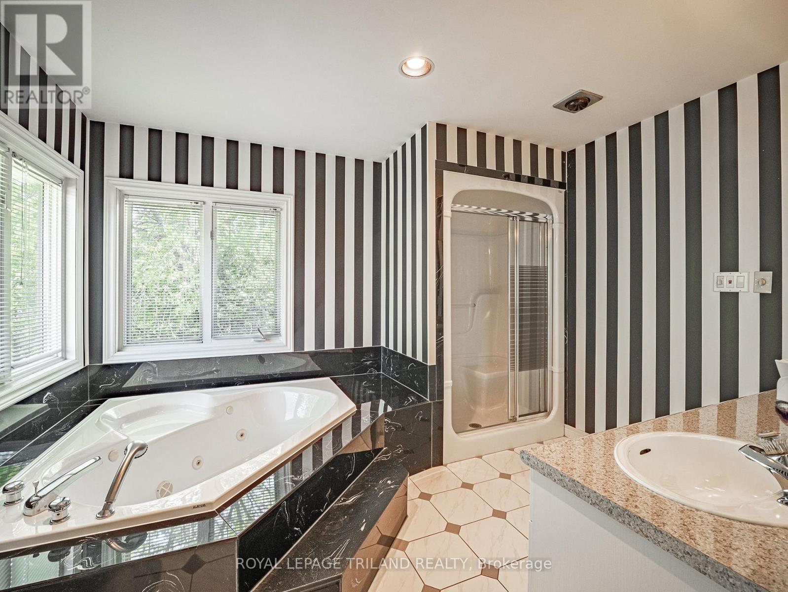18 Angus Court W, London North, Ontario  N5X 3J4 - Photo 36 - X13218520