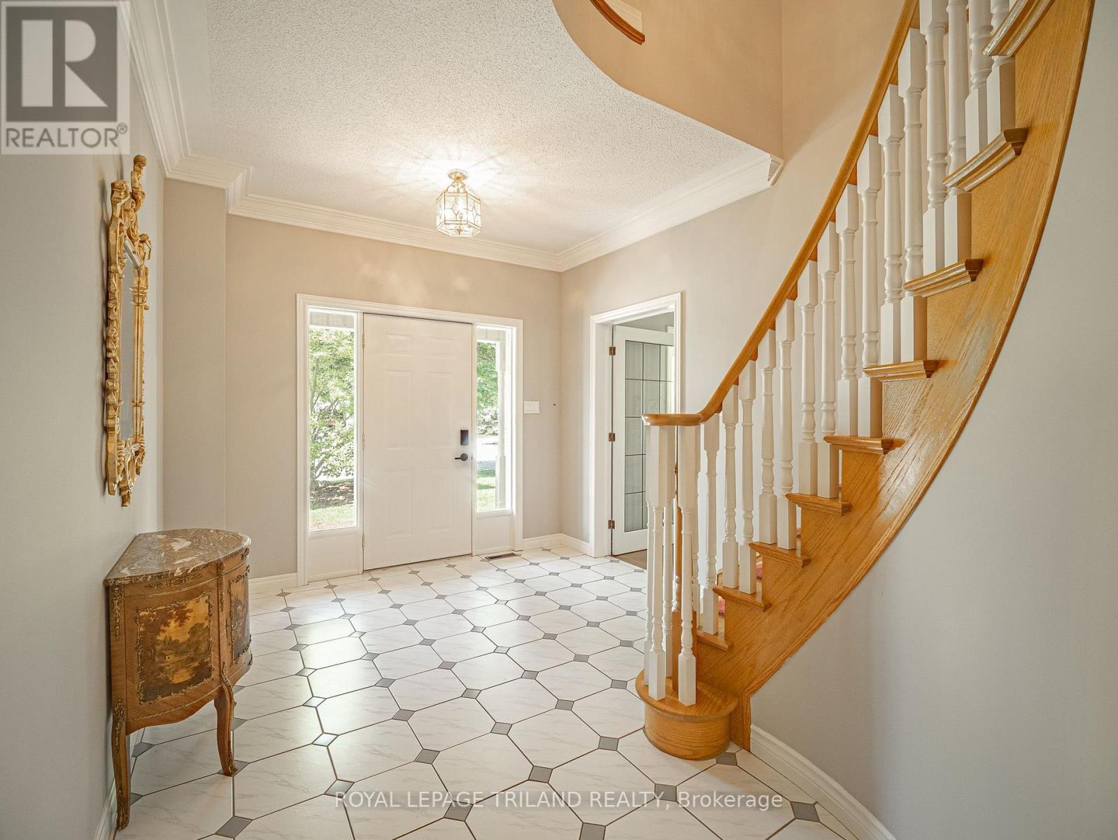 18 Angus Court W, London North, Ontario  N5X 3J4 - Photo 5 - X13218520