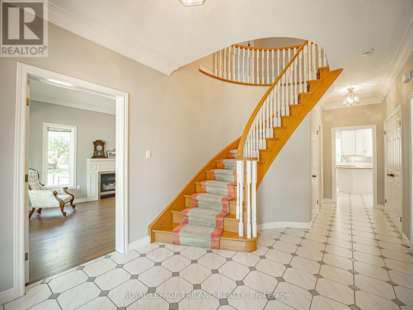 18 Angus Court W, London North, Ontario  N5X 3J4 - Photo 6 - X13218520