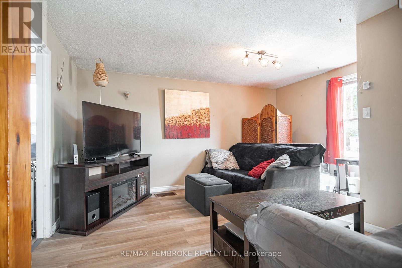 2185 Petawawa Boulevard, Petawawa, Ontario K8A 7G8 - Photo 21 - X13218482