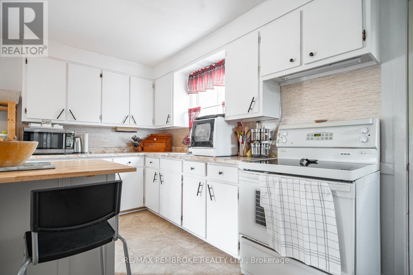 2185 Petawawa Boulevard, Petawawa, Ontario K8A 7G8 - Photo 26 - X13218482