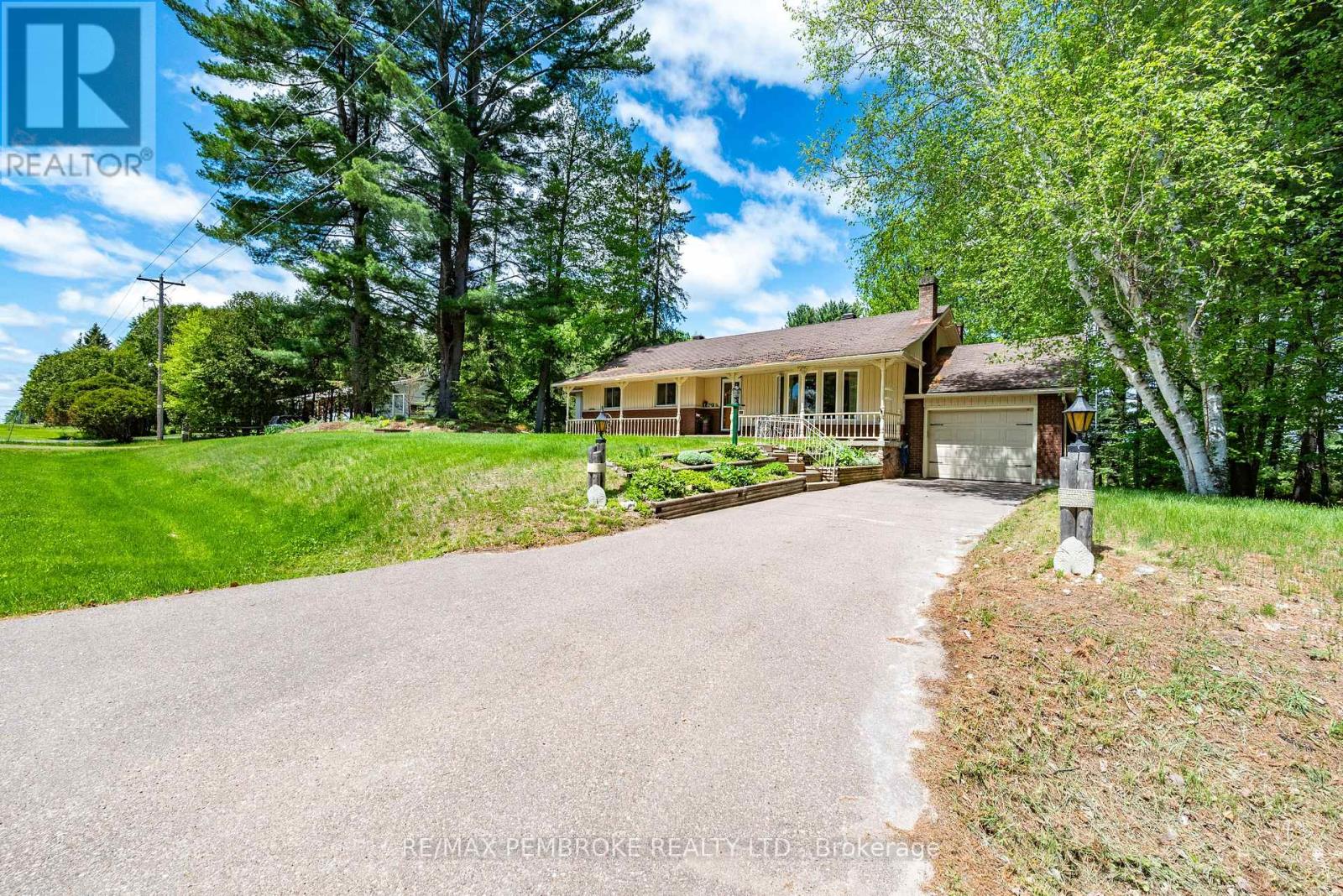 236 Witt Road, Laurentian Valley, Ontario K8A 6W5 - Photo 1 - X13218530