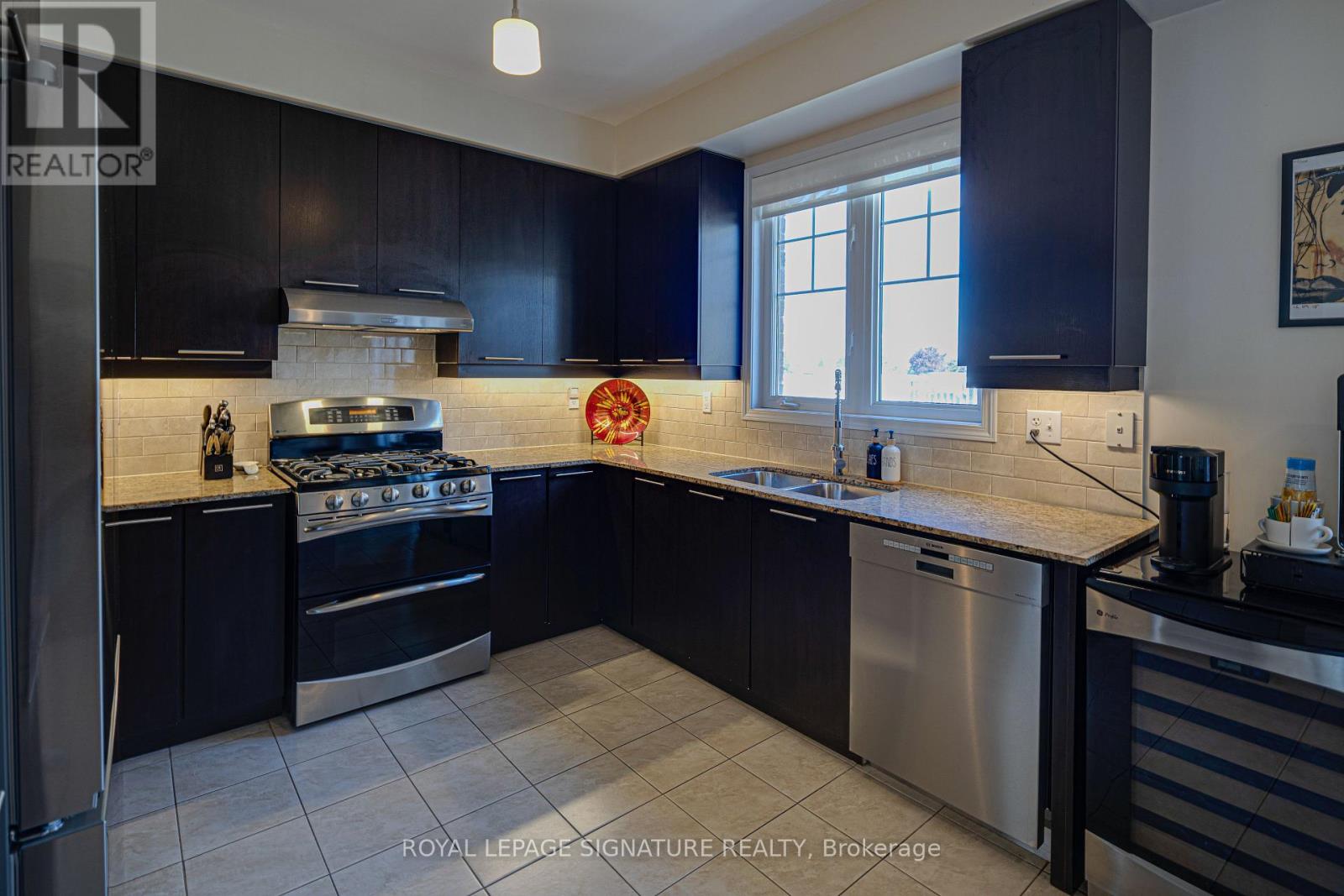 6 Collip Place, Toronto, Ontario  M4A 1Y3 - Photo 15 - C13218406