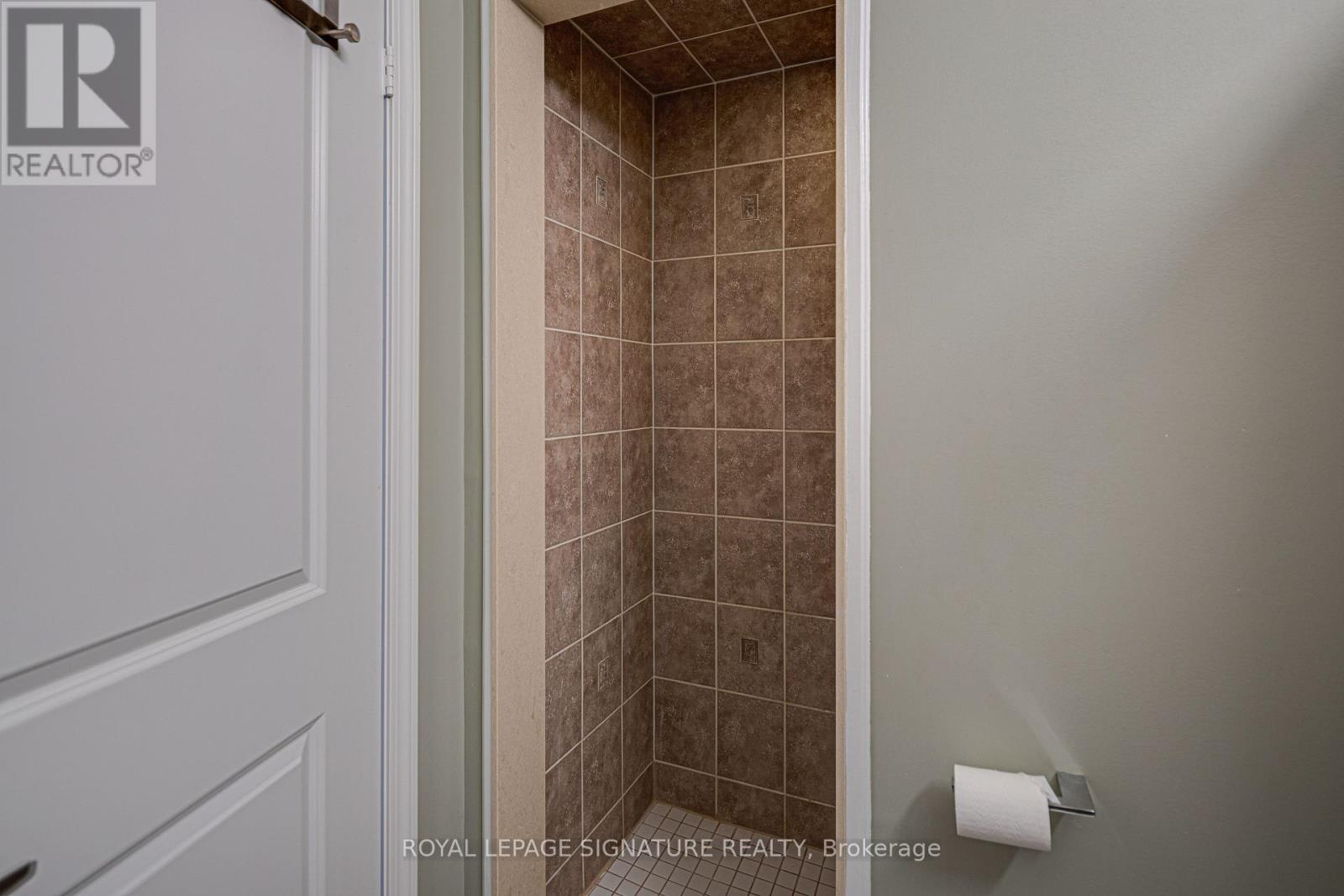 6 Collip Place, Toronto, Ontario  M4A 1Y3 - Photo 30 - C13218406