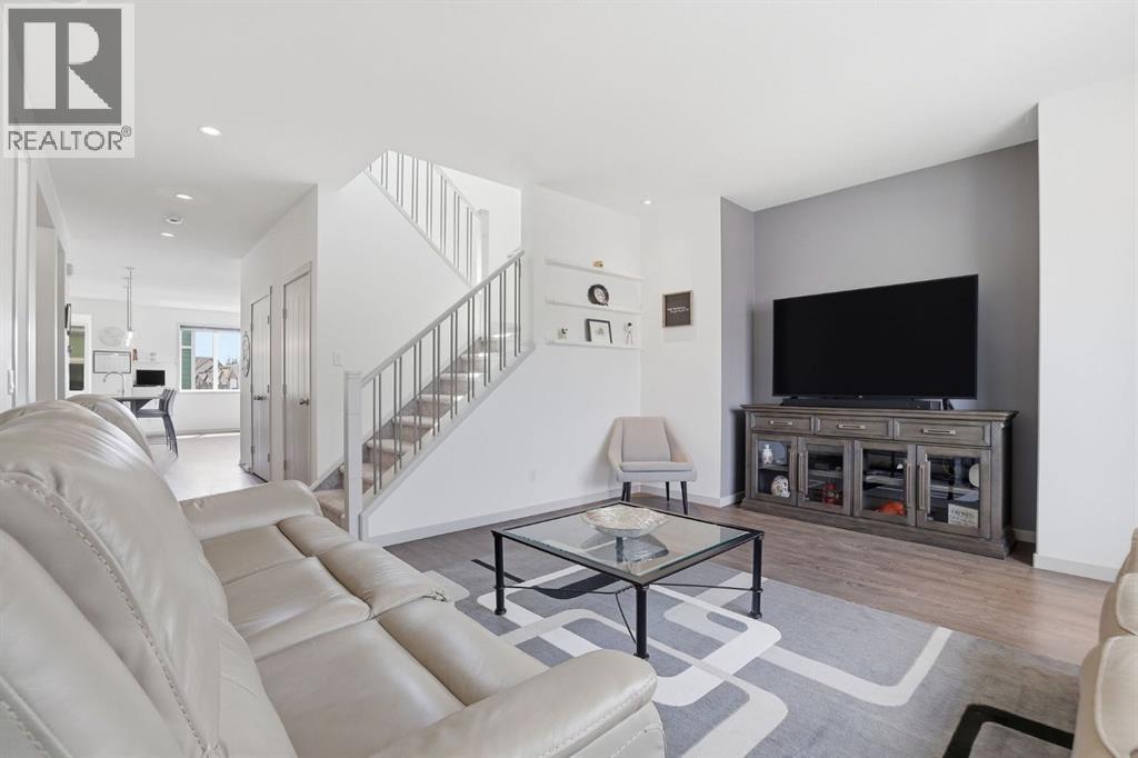 341 Marquis Heights Se, Calgary, Alberta  T3M 2A7 - Photo 5 - A2315969