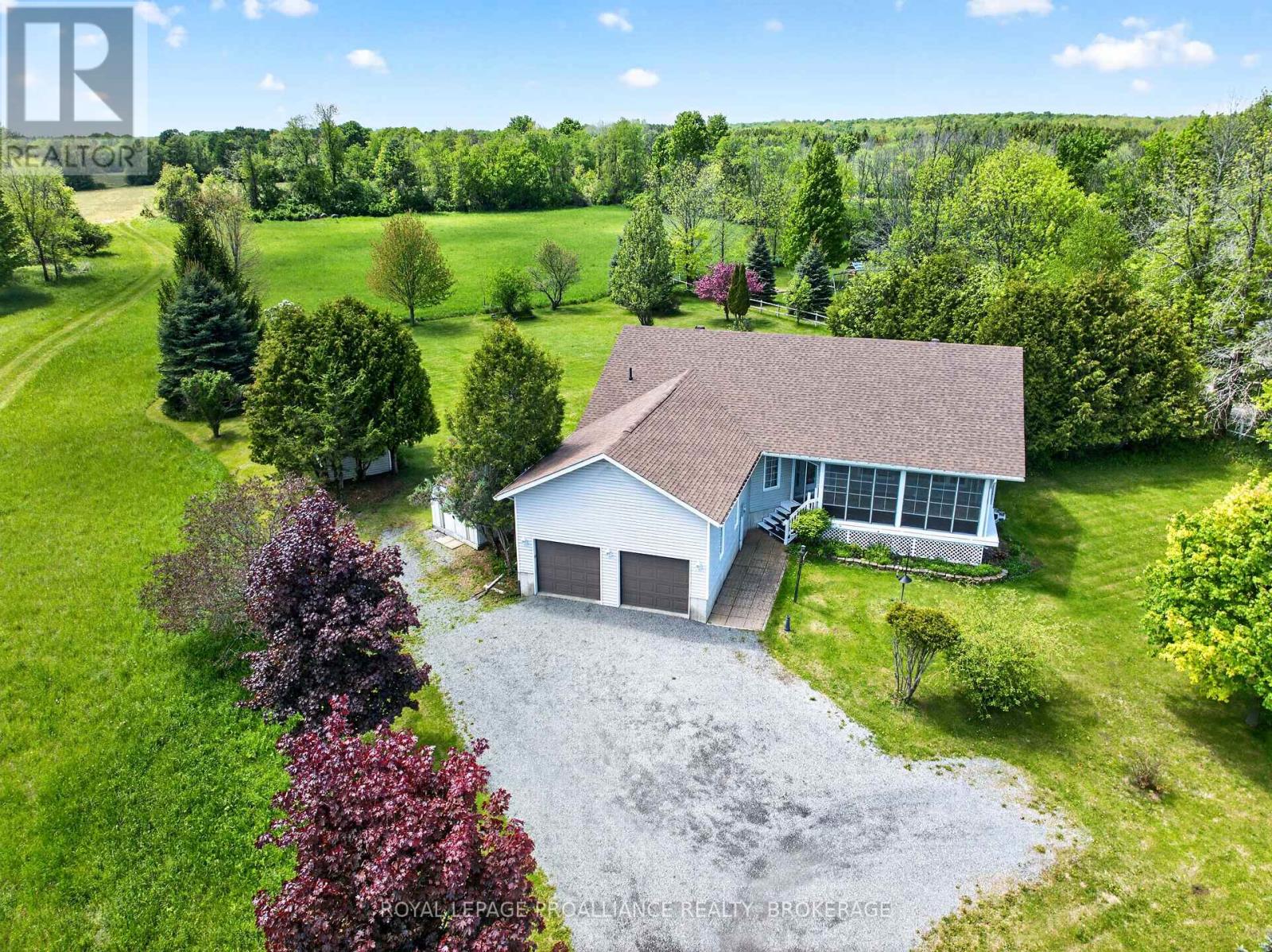 9727 Highway 42, Rideau Lakes, Ontario  K0G 1X0 - Photo 2 - X12751278