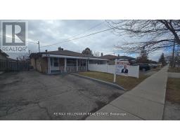 120 DUNCANWOODS DRIVE, Toronto, Ontario