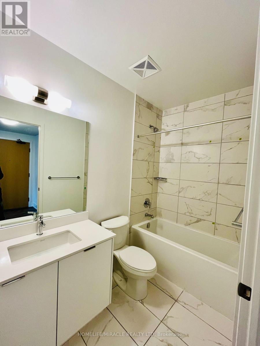 204 - 202 Burnhamthorpe Road E, Mississauga, Ontario  L5A 4L4 - Photo 10 - W13218474