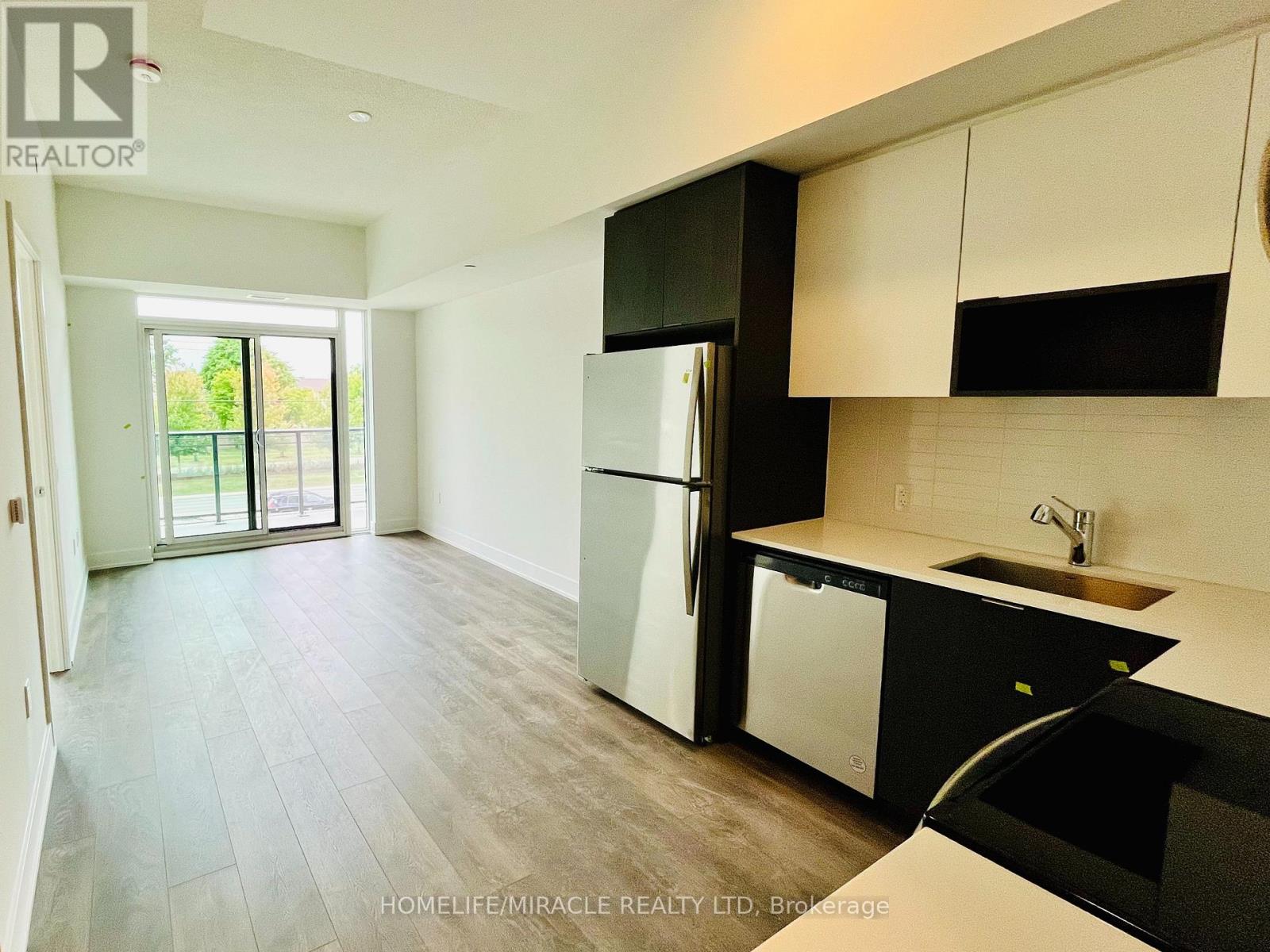 204 - 202 Burnhamthorpe Road E, Mississauga, Ontario  L5A 4L4 - Photo 6 - W13218474
