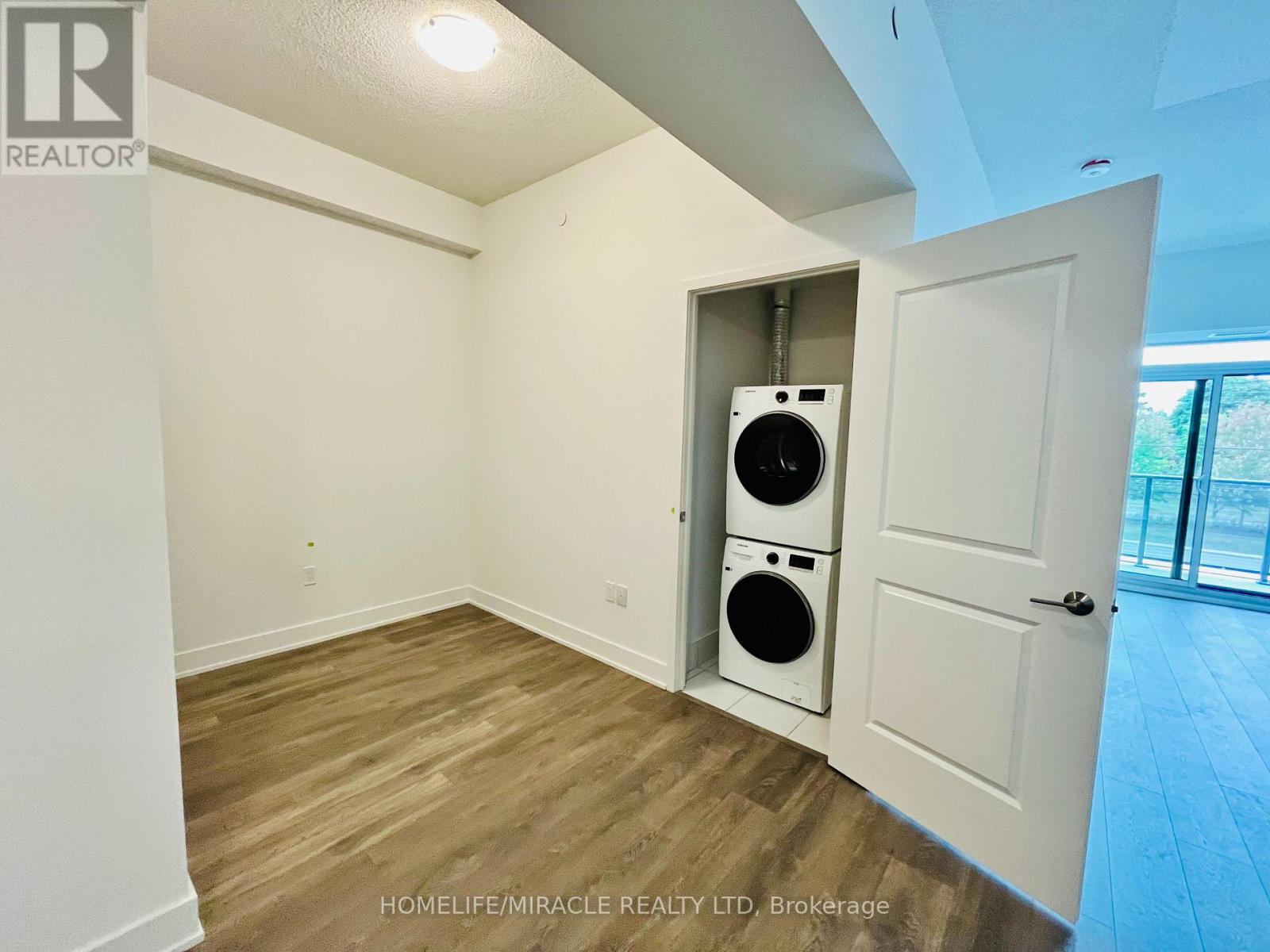 204 - 202 Burnhamthorpe Road E, Mississauga, Ontario  L5A 4L4 - Photo 9 - W13218474