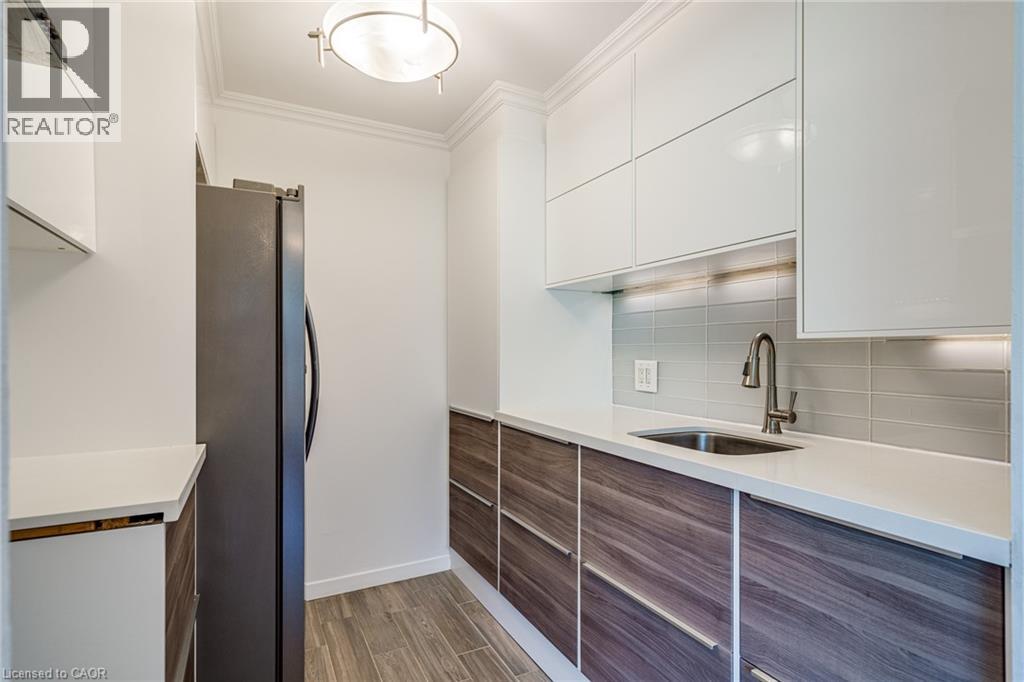2052 Courtland Drive Unit# 403, Burlington, Ontario  L7R 1R8 - Photo 11 - 40831698
