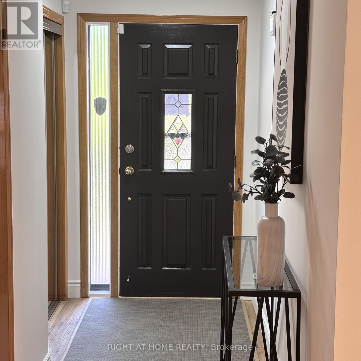 51 Burnt Bark Drive, Toronto, Ontario  M1V 3J6 - Photo 4 - E13215898