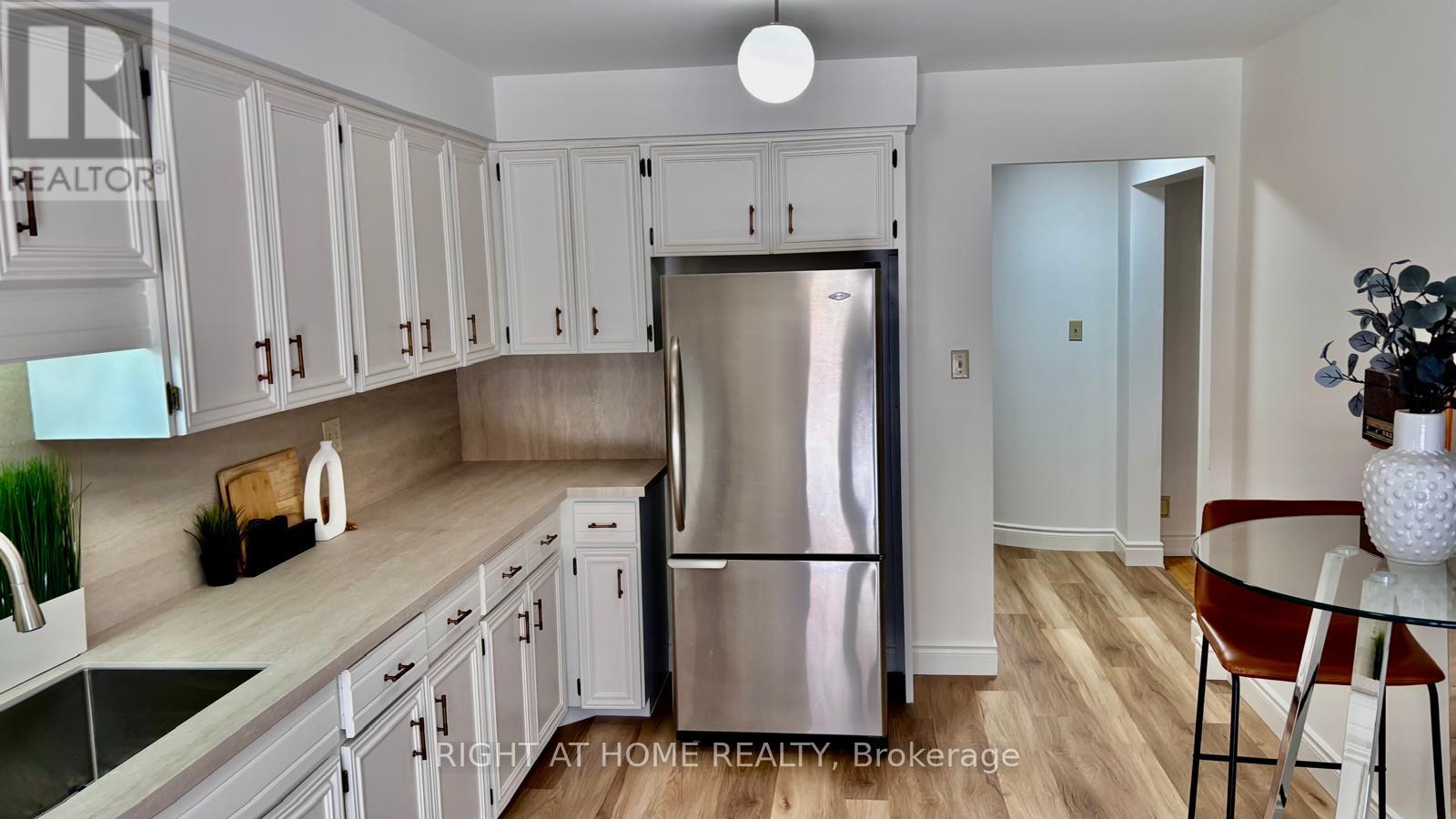 51 Burnt Bark Drive, Toronto, Ontario  M1V 3J6 - Photo 16 - E13215898