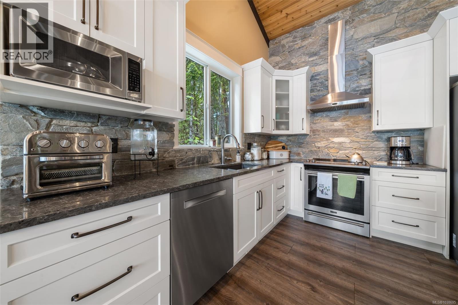 8130 Sa-Seen-Os Cres, Youbou, British Columbia  V0R 3E1 - Photo 26 - 1038695