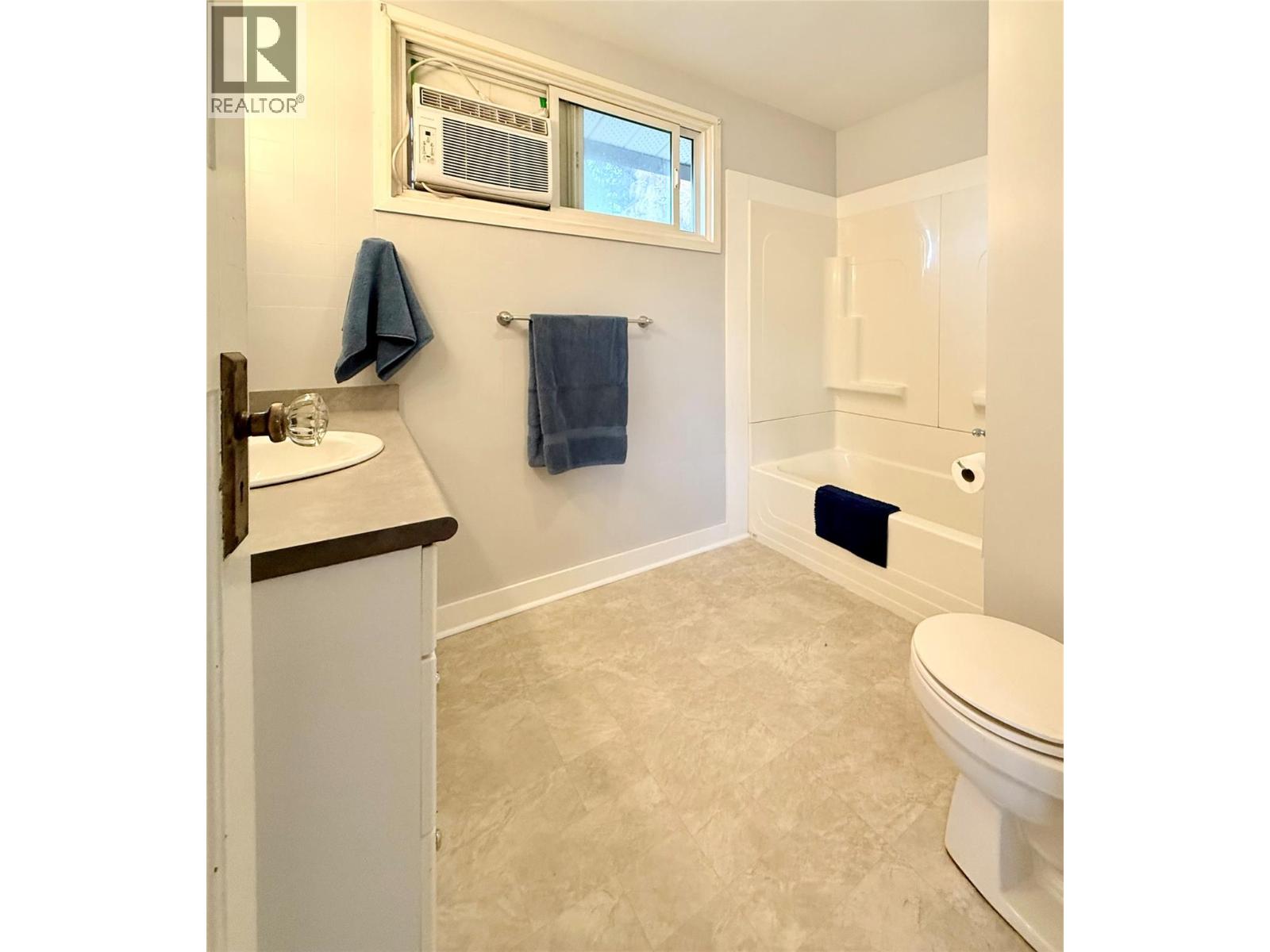 317 4th Avenue S, Cranbrook, British Columbia  V1C 2E6 - Photo 14 - 10379231