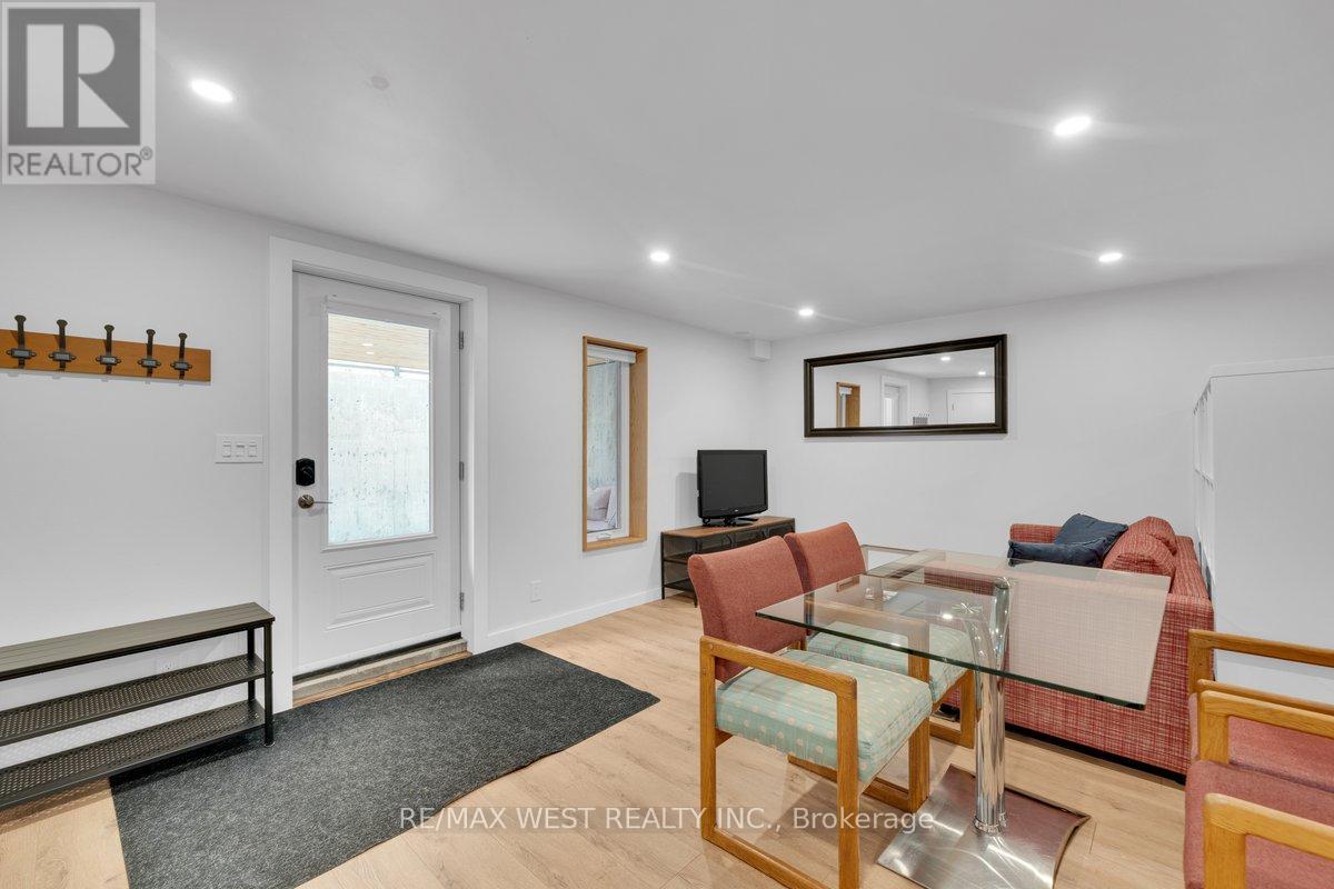 38 Smithfield Drive, Toronto, Ontario  M8Y 3M2 - Photo 35 - W13091750