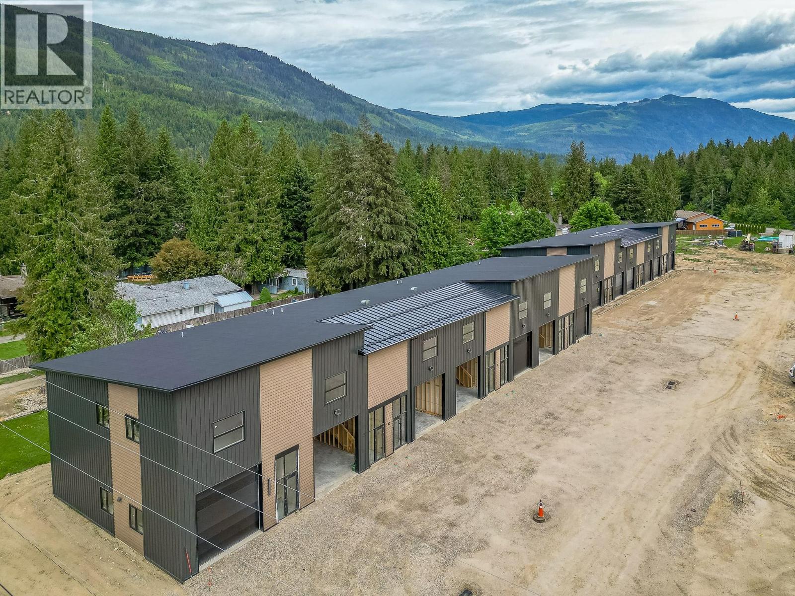 1002 Seed Frontage Road Unit# 10 Lot# PSL 10, sicamous, British Columbia