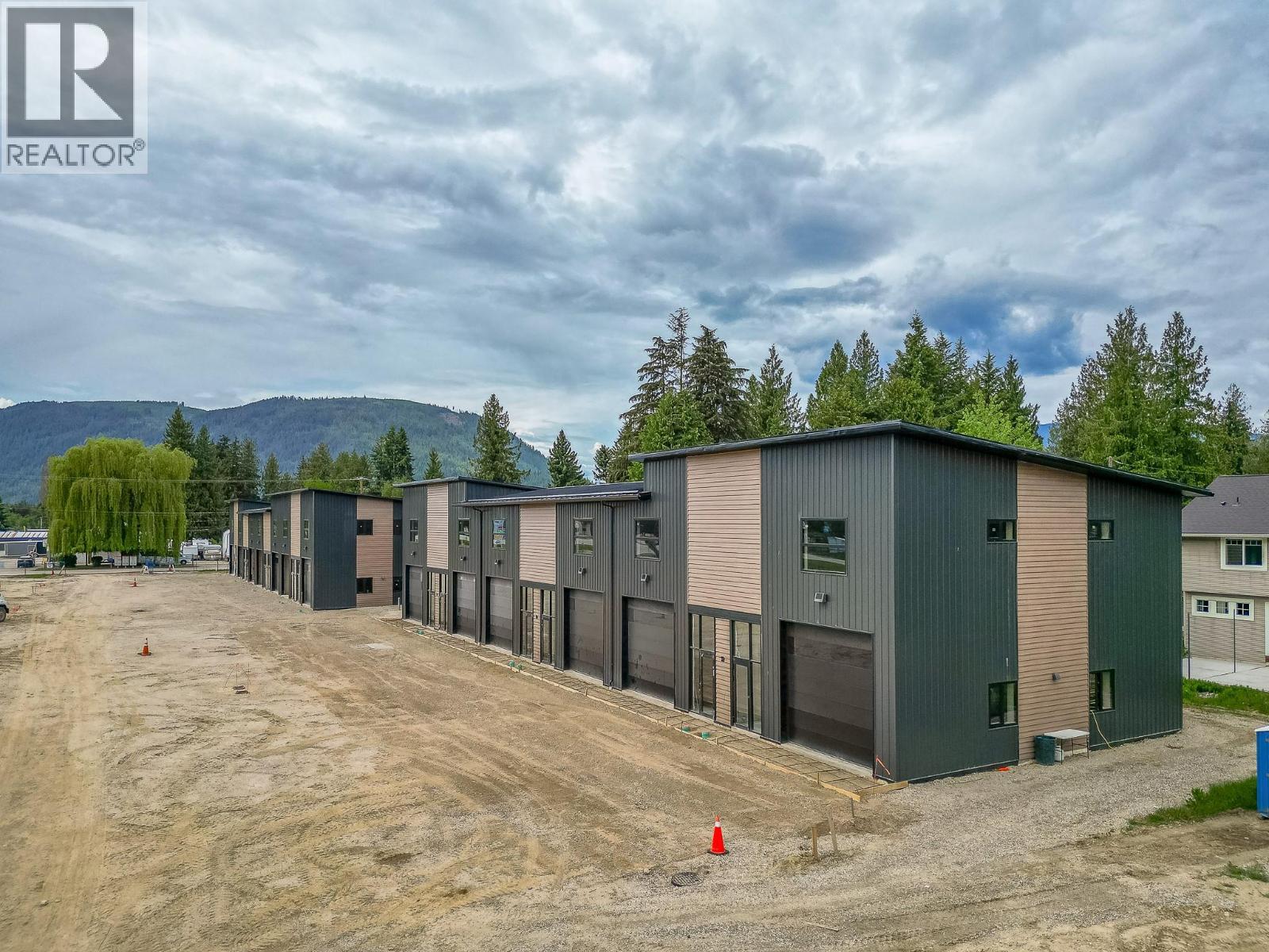 1002 Seed Frontage Road Unit# 10 Lot# Psl 10, Sicamous, British Columbia  V0E 2V4 - Photo 5 - 10373785