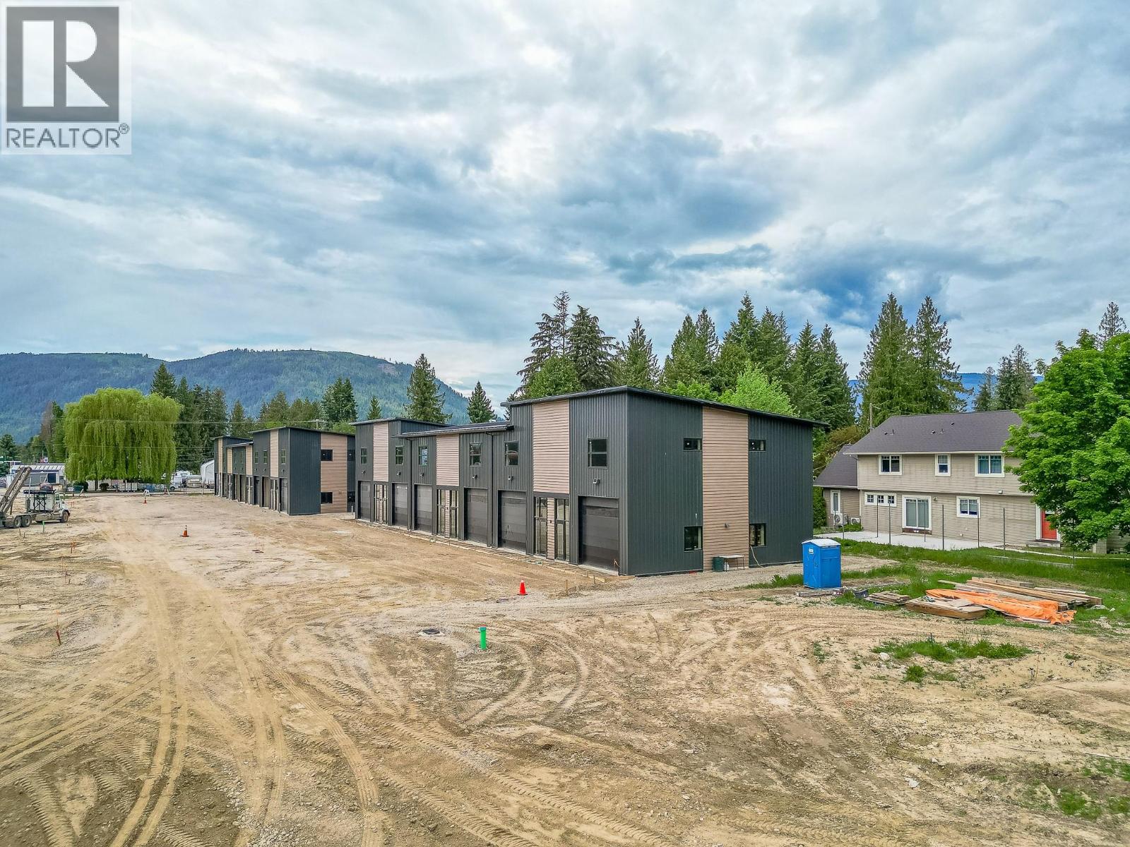1002 Seed Frontage Road Unit# 10 Lot# Psl 10, Sicamous, British Columbia  V0E 2V4 - Photo 9 - 10373785